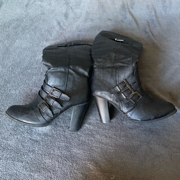 Knee High Zip-Up Fuax Leather Heeled Boot - Picture 4 of 4